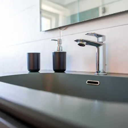 Cefalux - Torre Bastione Sul Mare Чефалу