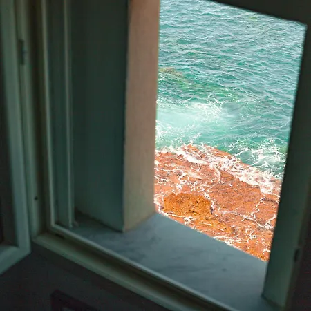 Cefalux - Torre Bastione Sul Mare Чефалу